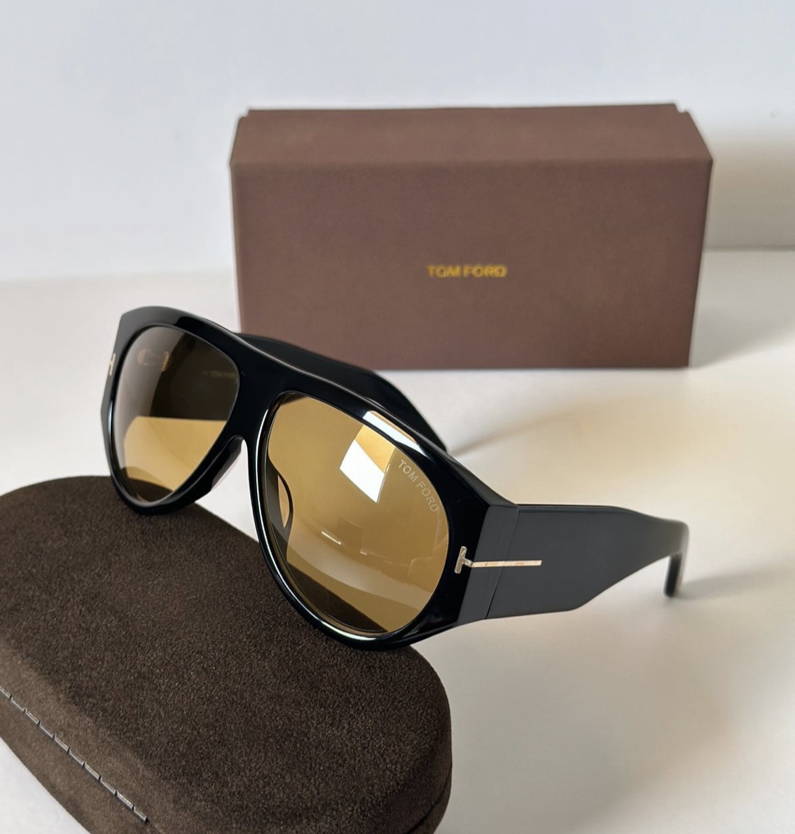 عینک آفتابی زنانه Tom Ford مدل Bronson